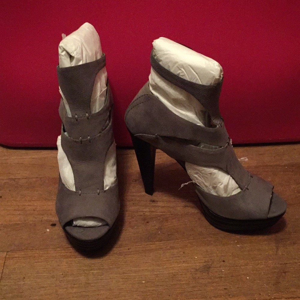 7 for all mankind strappy leather heels New in Box